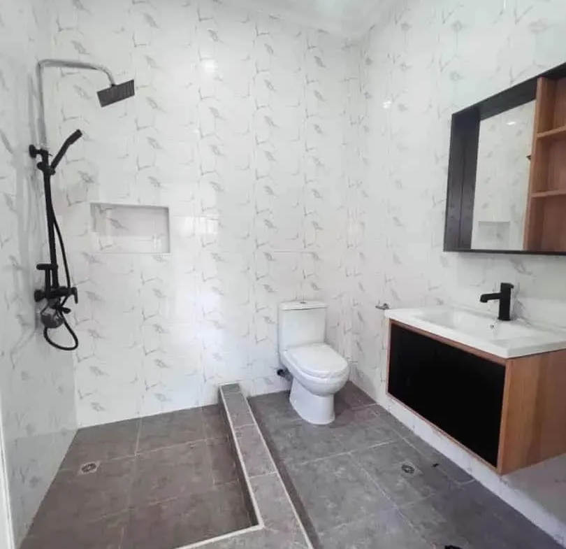 3 bedroom house for sale in ashaley botwe​,