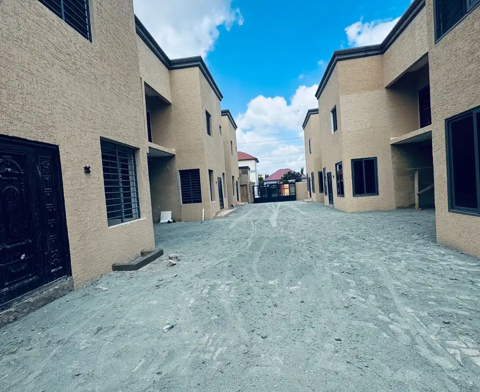 house for rent at lakeside estate​