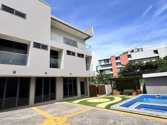 4 BEDROOM house for rent in cantonments accra​