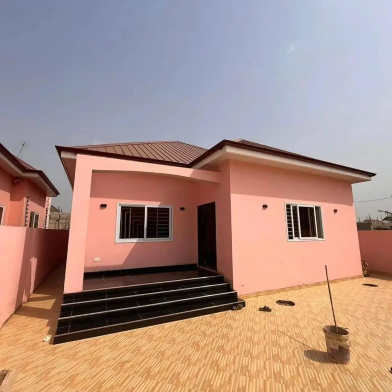 3 bedroom house for sale at oyarifa​