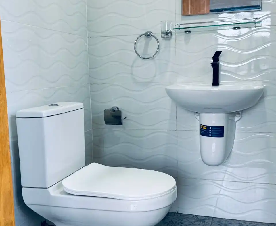 houses for sale at lakeside estate​