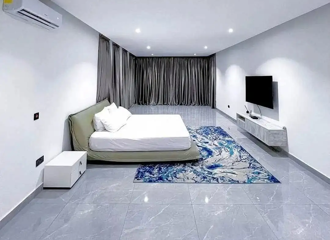 4 BEDROOM house for rent in cantonments accra​