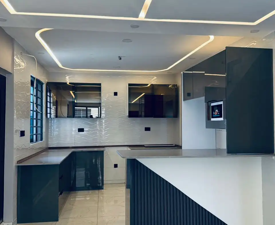 house for rent lakeside estates​