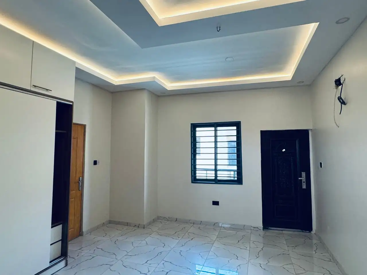 house for rent lakeside estates​