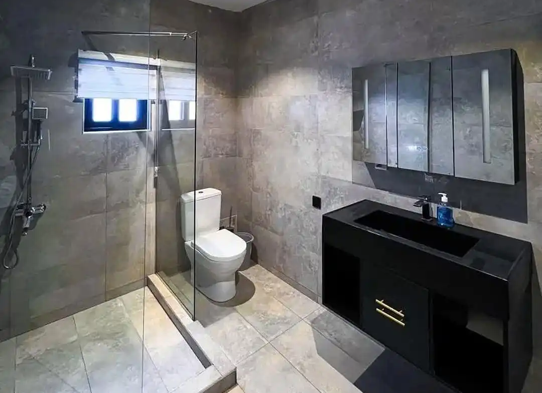 4 BEDROOM house for rent in cantonments accra