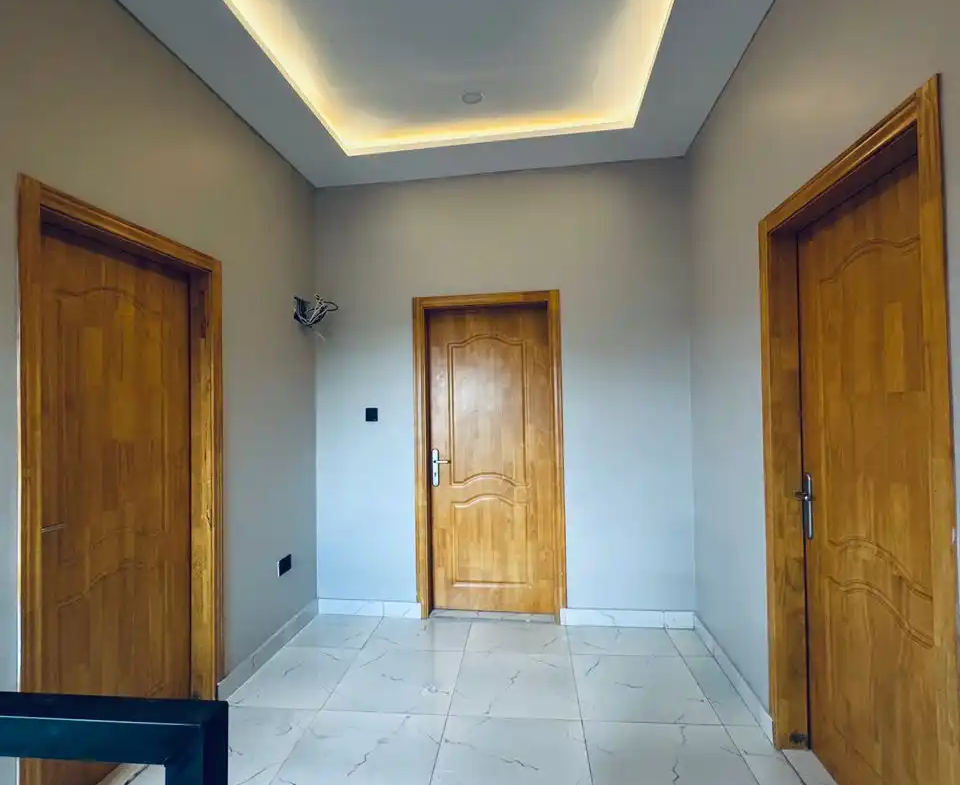 house for rent at lakeside estates​