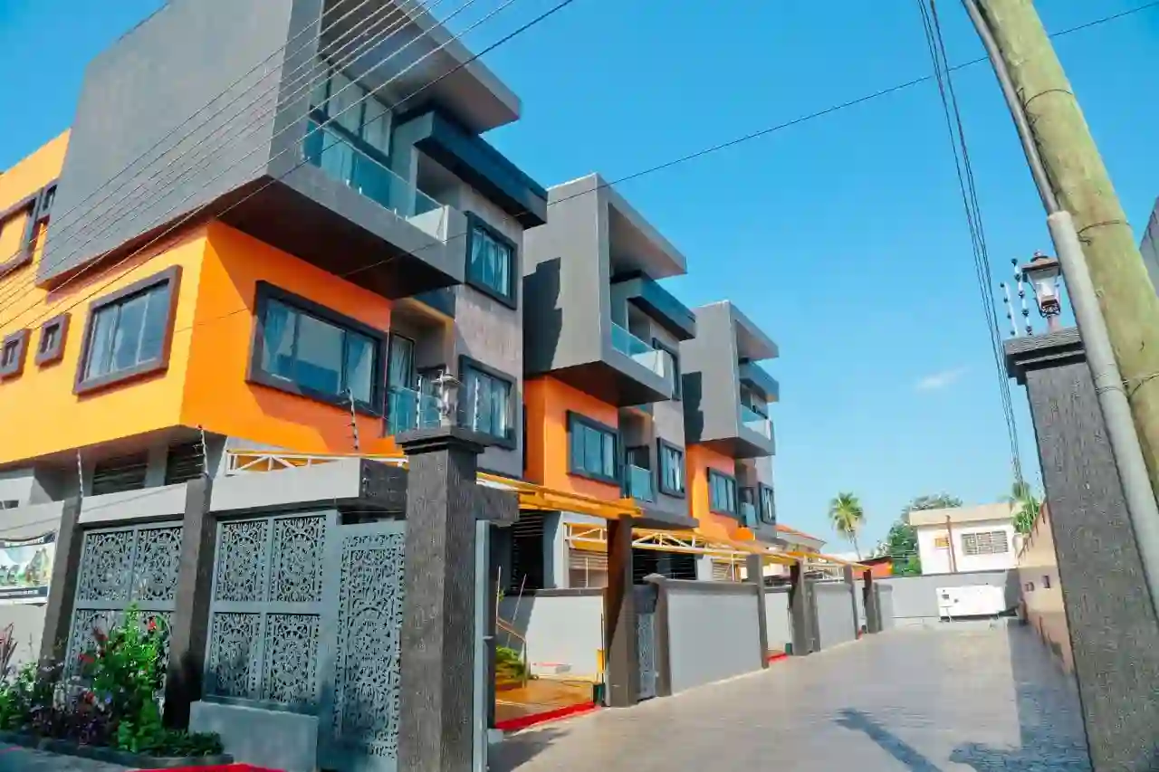 4 bedroom house for rent at labone.