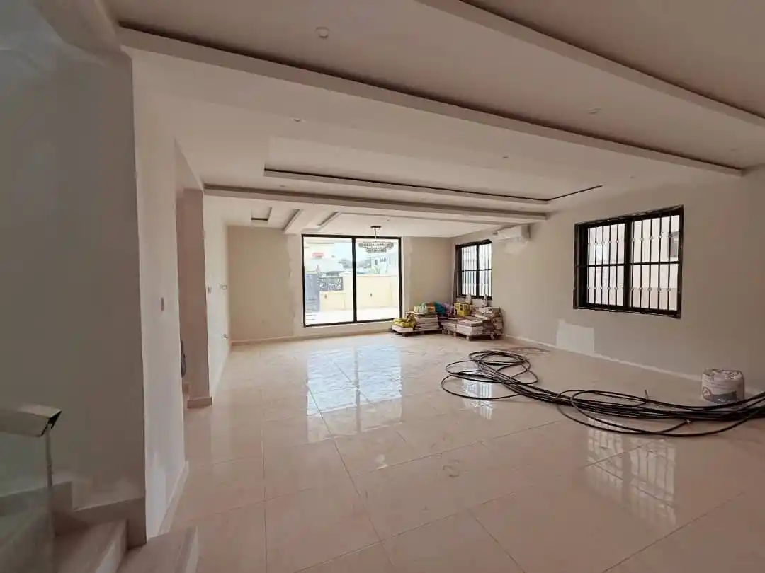 4 bedroom house for rent in dzorwulu​