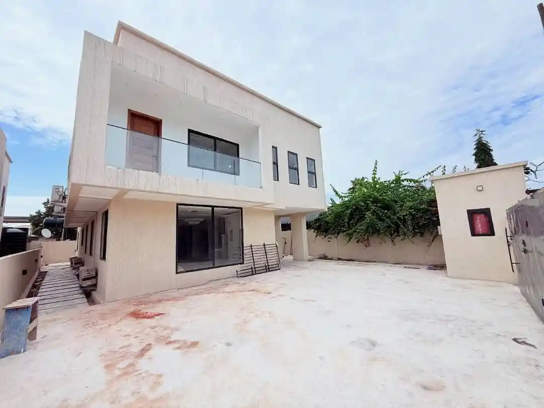 4 bedroom house for rent in dzorwulu​