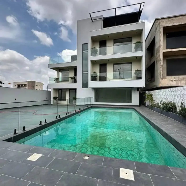 5 bedroom house for sale adjiriganor​