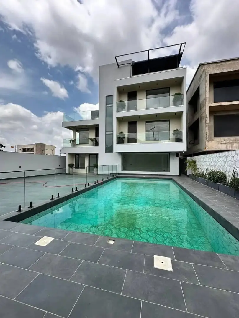 5 bedroom house for sale adjiriganor​