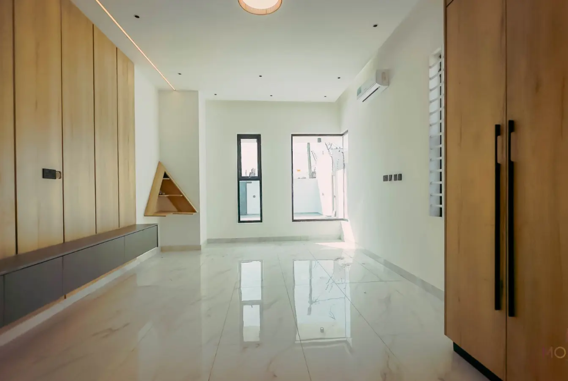 houses for sale at botwe