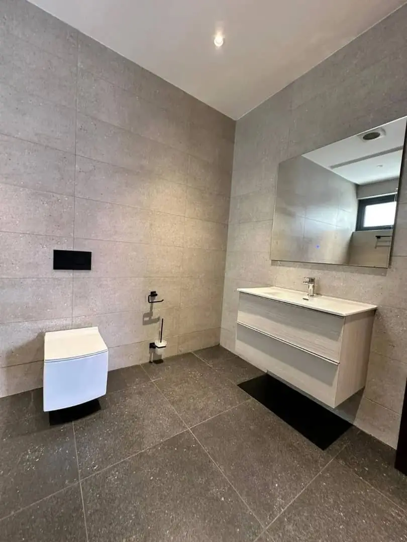 5 bedroom house for sale adjiriganor​