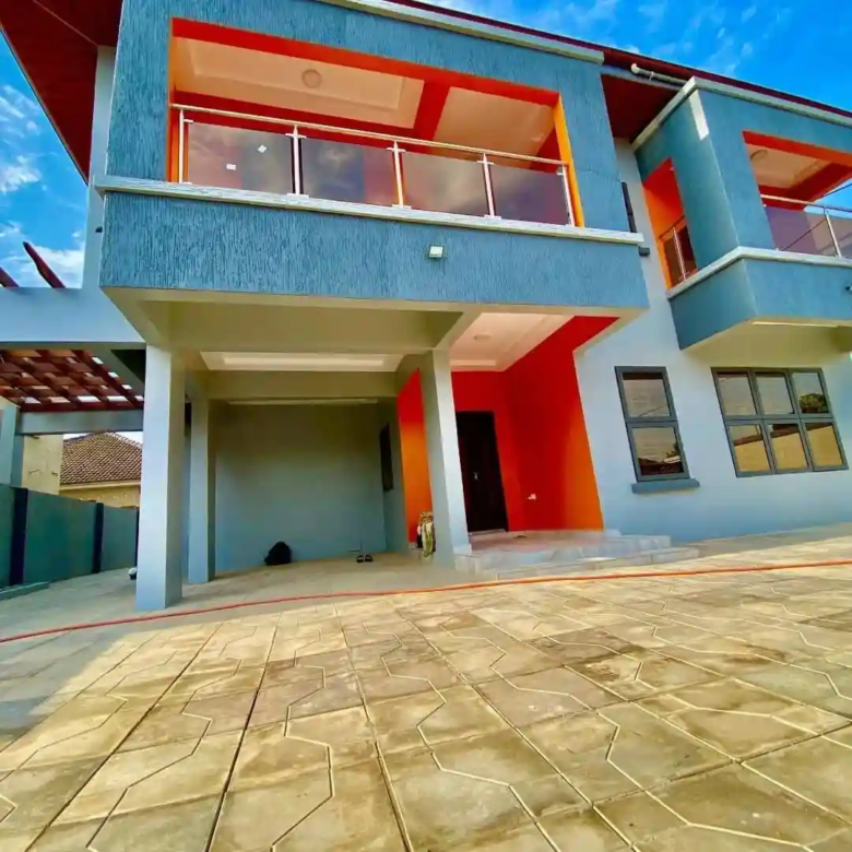 4 bedroom house for sale haatso