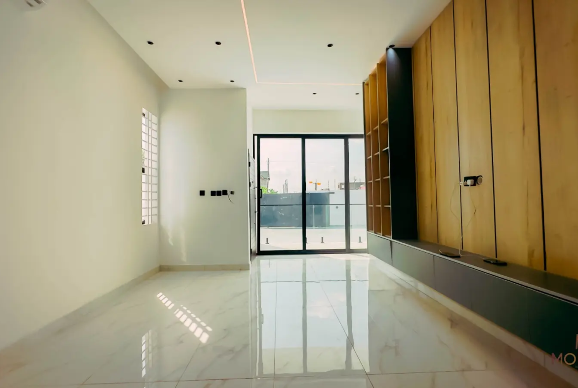 houses for sale at botwe