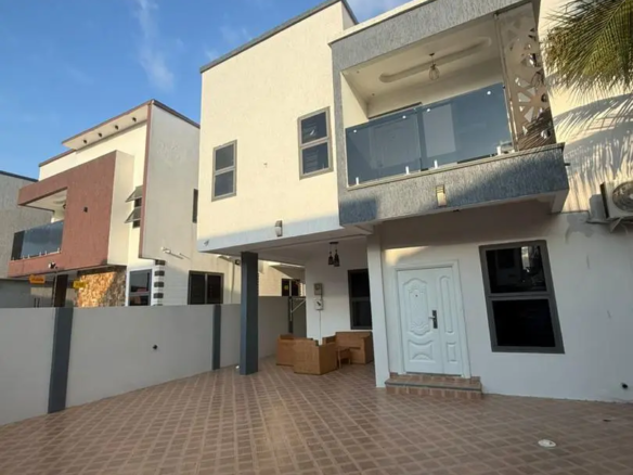 4 bedroom house for sale at Spintex