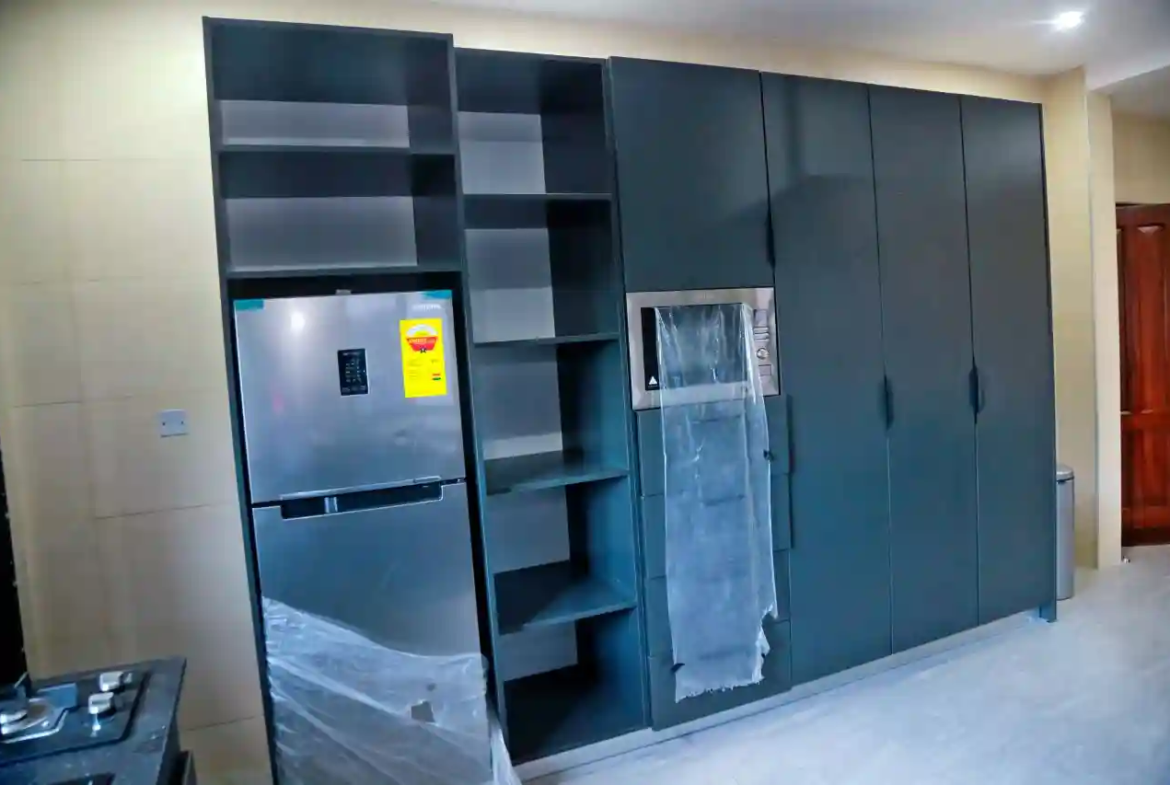 4 bedroom house for rent at labone.