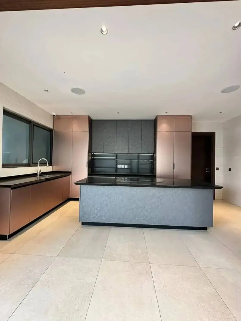 5 bedroom house for sale adjiriganor​