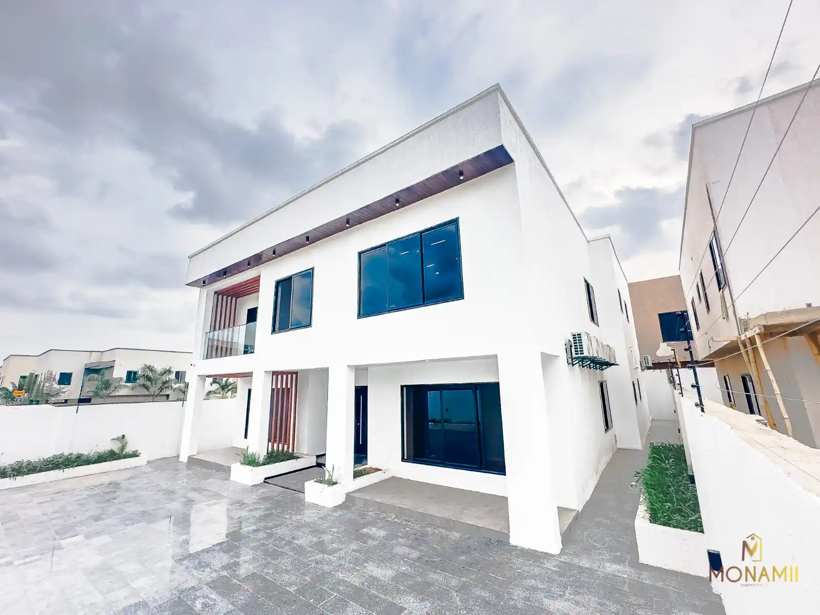 houses for sale at east airport accra