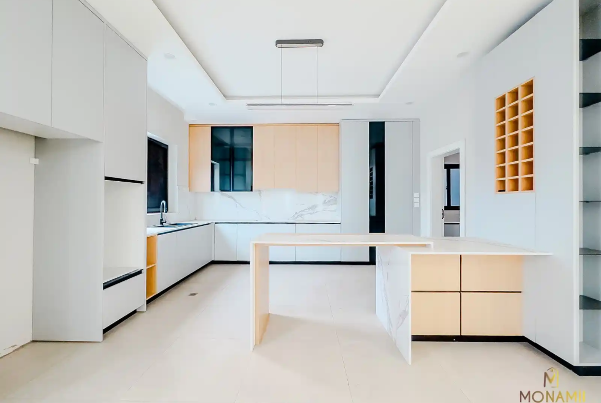 houses for sale at east airport accra