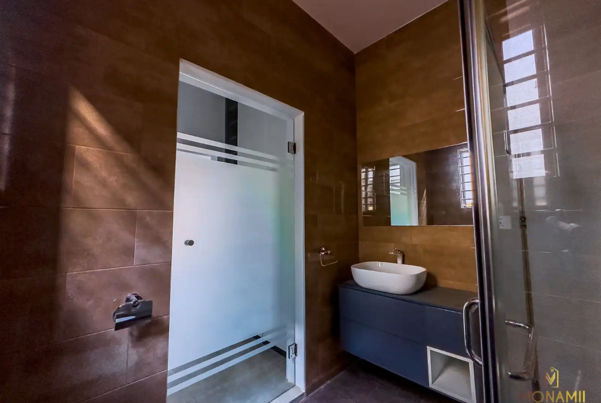 3 bedroom house for sale at Lakeside Estate