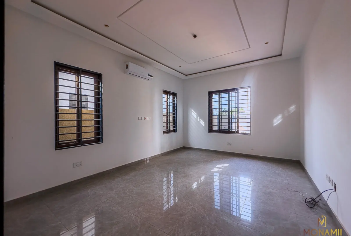 3 bedroom house for sale at Lakeside Estate