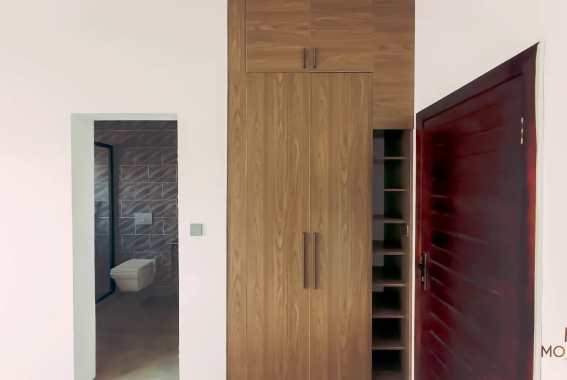 houses for sale at ashaley botwe​