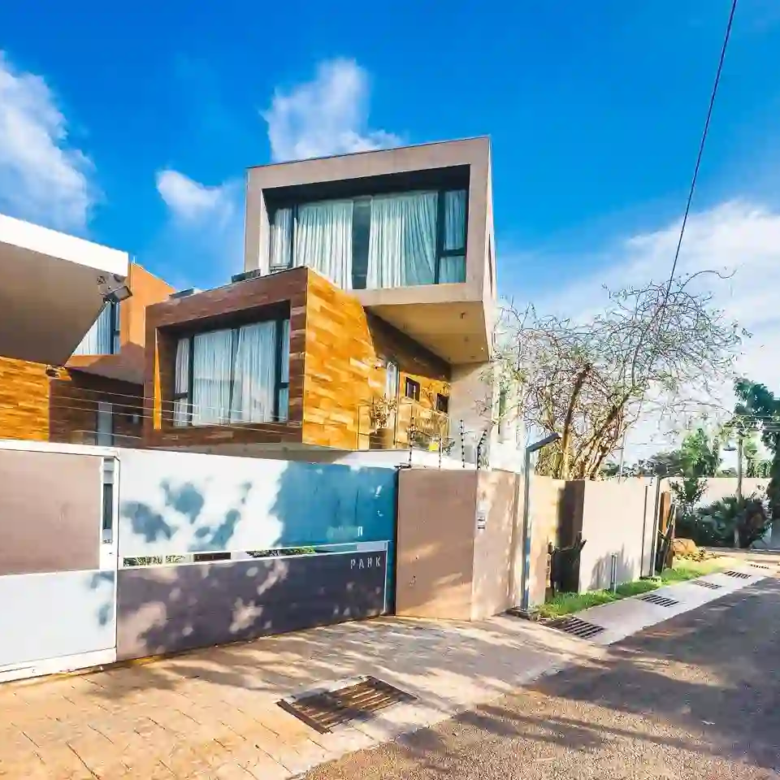 Looking for a 4 bedroom house for rent in Cantonments? This spacious home offers elegance and security in Accra's finest neighborhood. View listing and move in now!