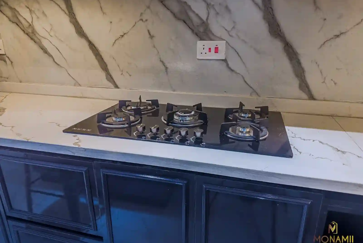 4 bedroom house for sale in lakeside estate