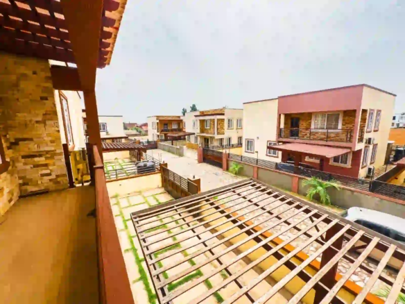 : 3 bedroom house rent in a gated community achimota