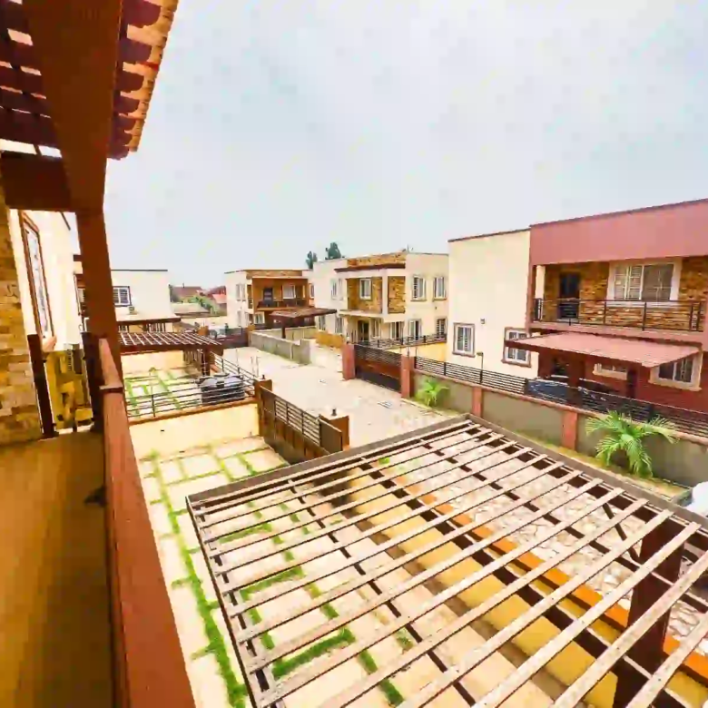 : 3 bedroom house rent in a gated community achimota