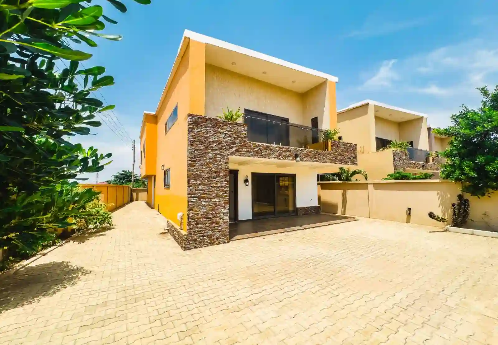 3 bedroom houses for sale in ashaley botwe​ accra