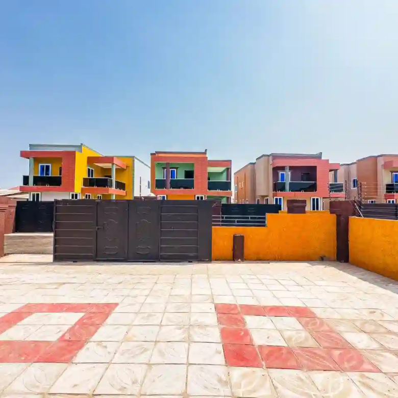 3 bedroom house sale gated community spintex malik