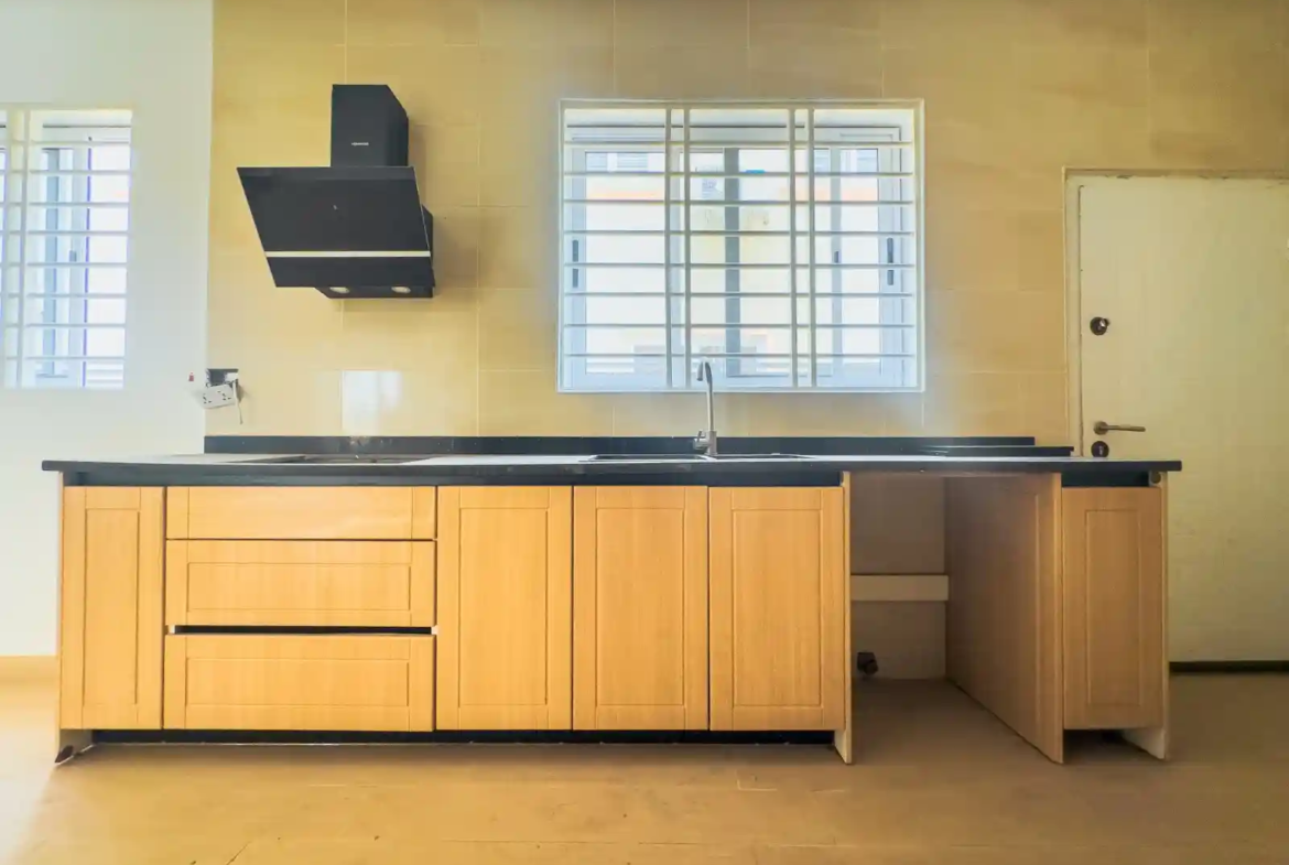 3 bedroom house rent in a gated community achimota