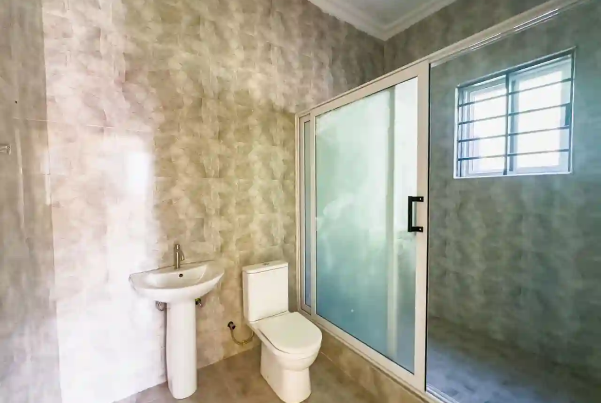 3 bedroom house sale gated community spintex malik