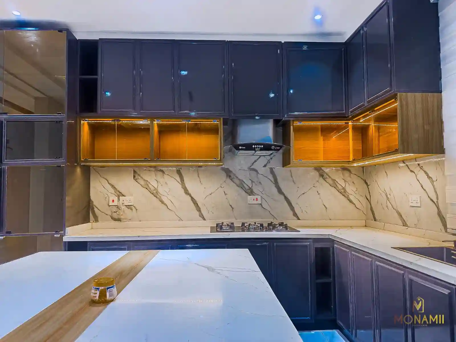 Prices of houses at lakeside estates