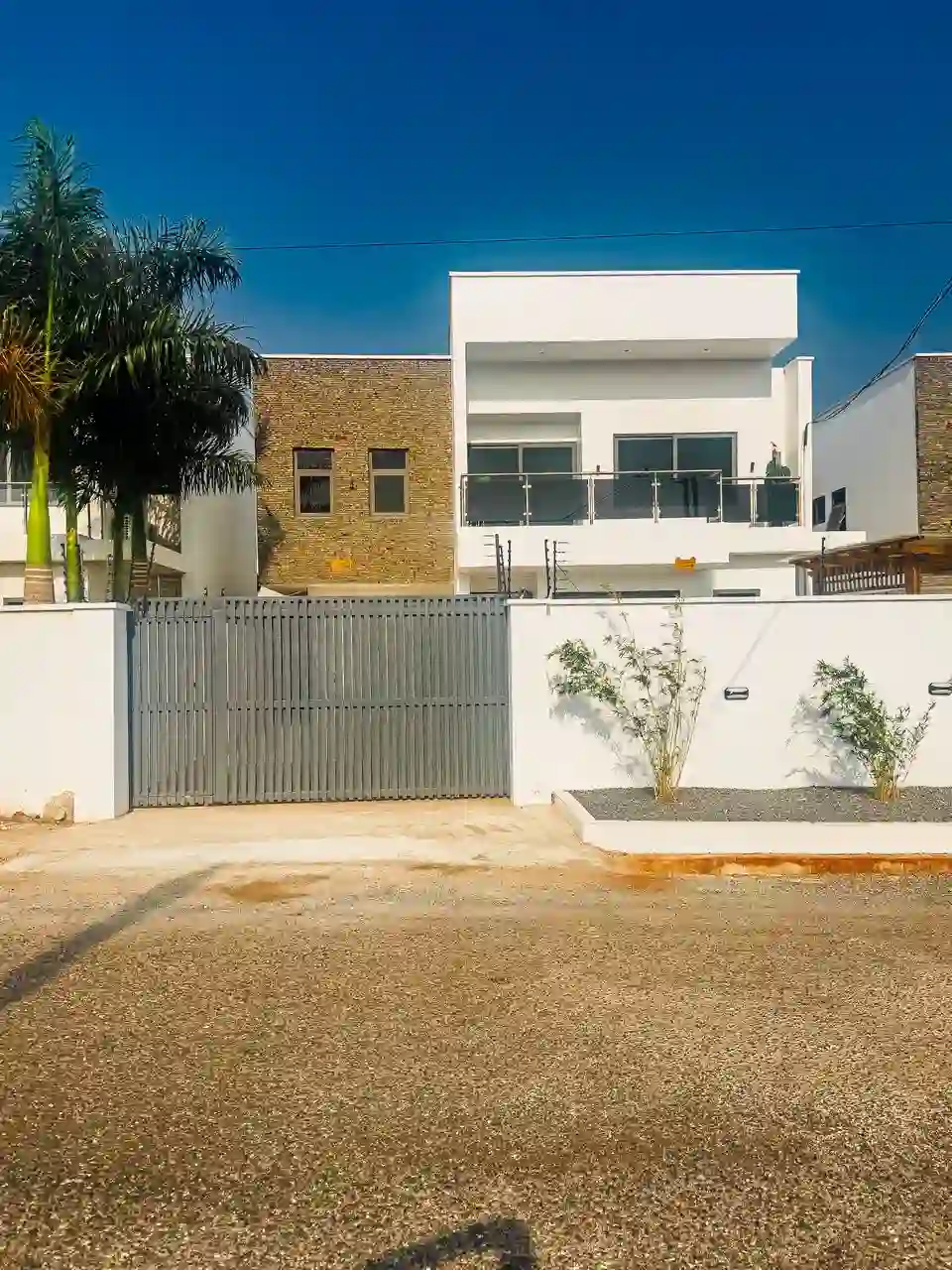 3 bedroom house for rent east airport