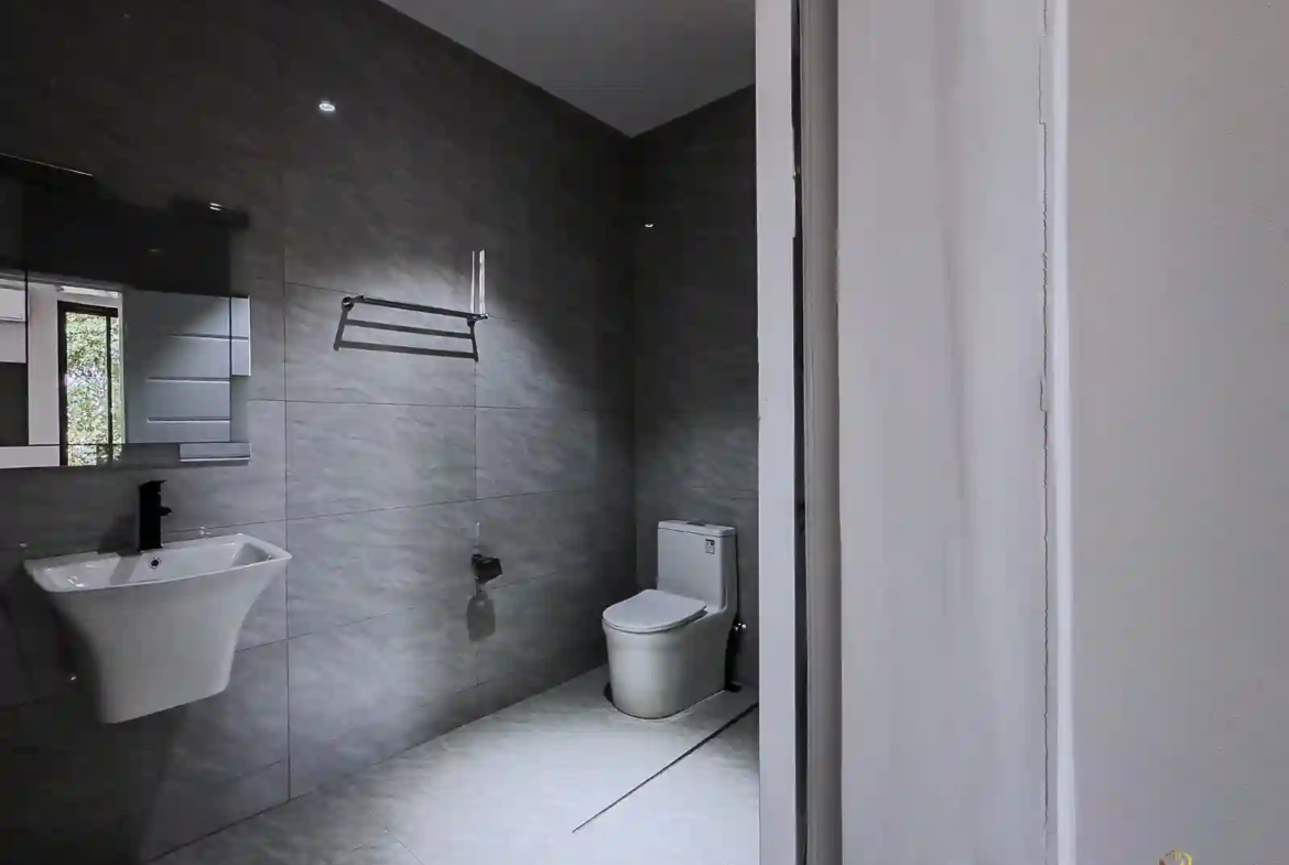 bedroom house for sale in lakeside estate