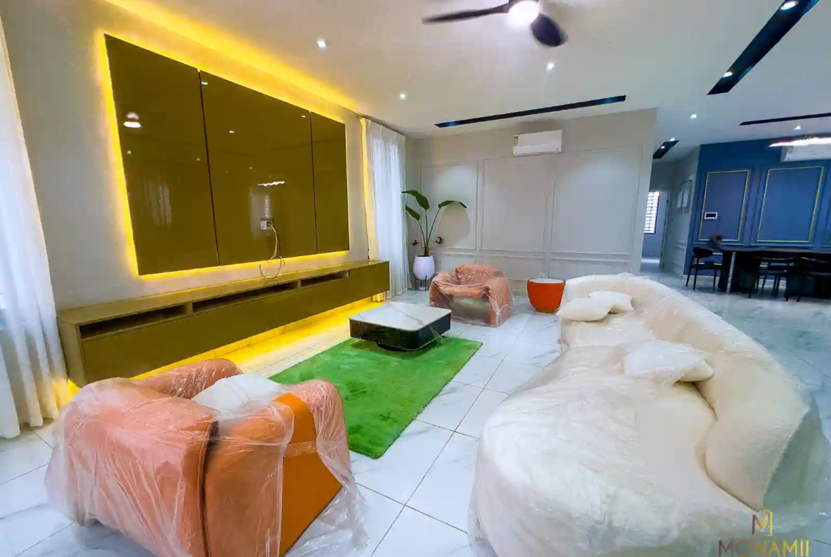 4 bedroom house for sale in lakeside estate