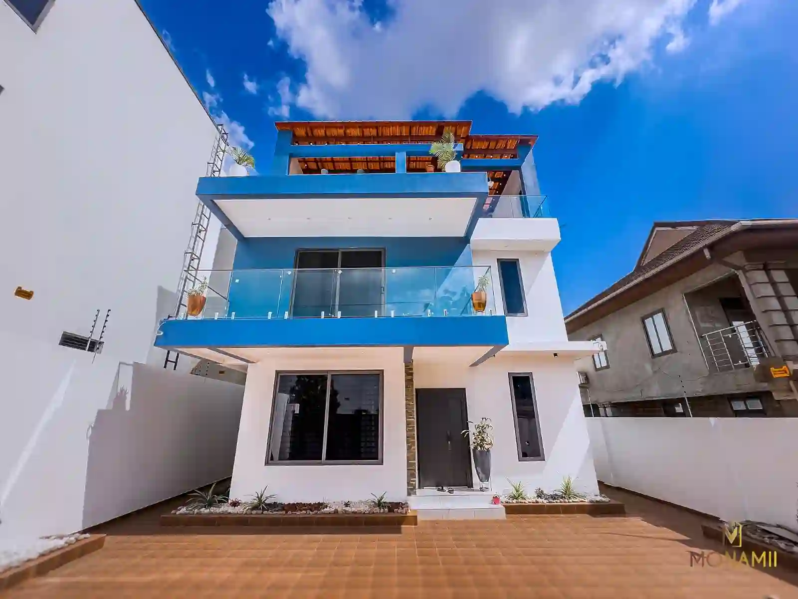 4 bedroom house for sale in lakeside estate