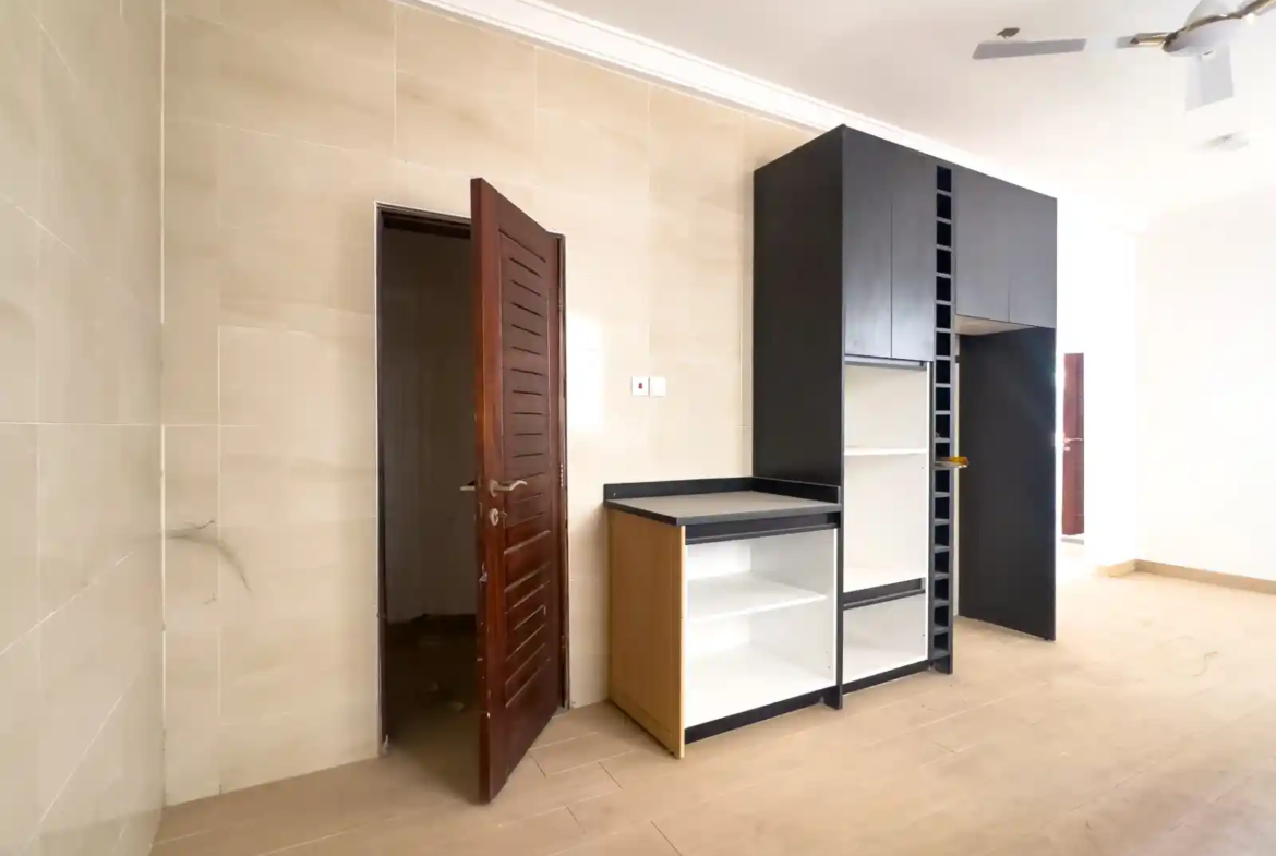 3 bedroom house rent in a gated community achimota