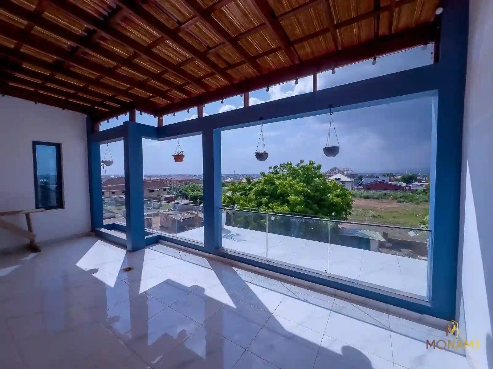 Prices of houses at lakeside estates