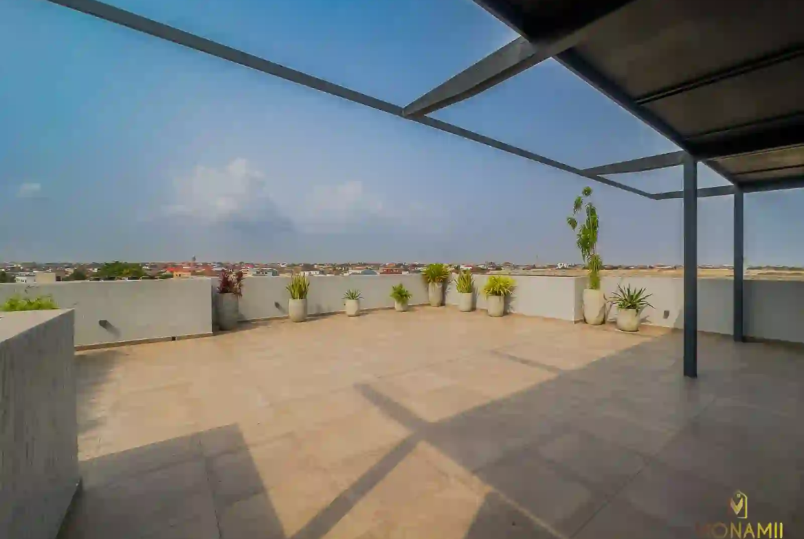 5 bedroom home sale adjiringanor