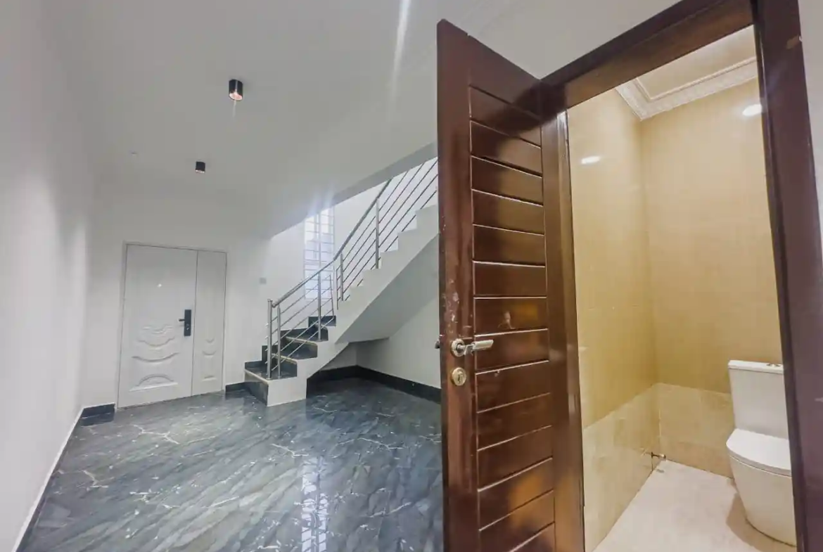 3 bedroom house rent trasacco east legon