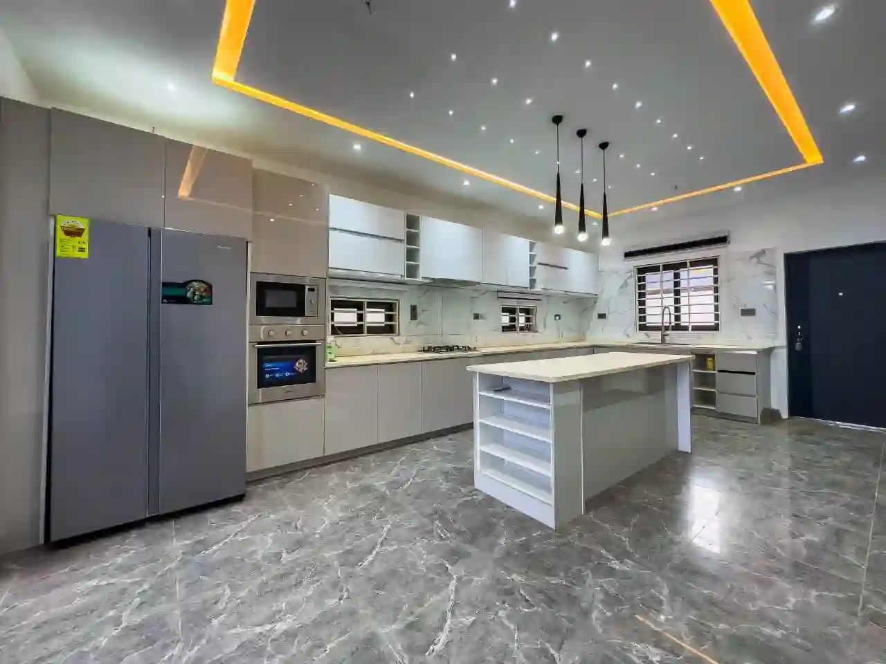 4 bedroom house for sale lakeside estate