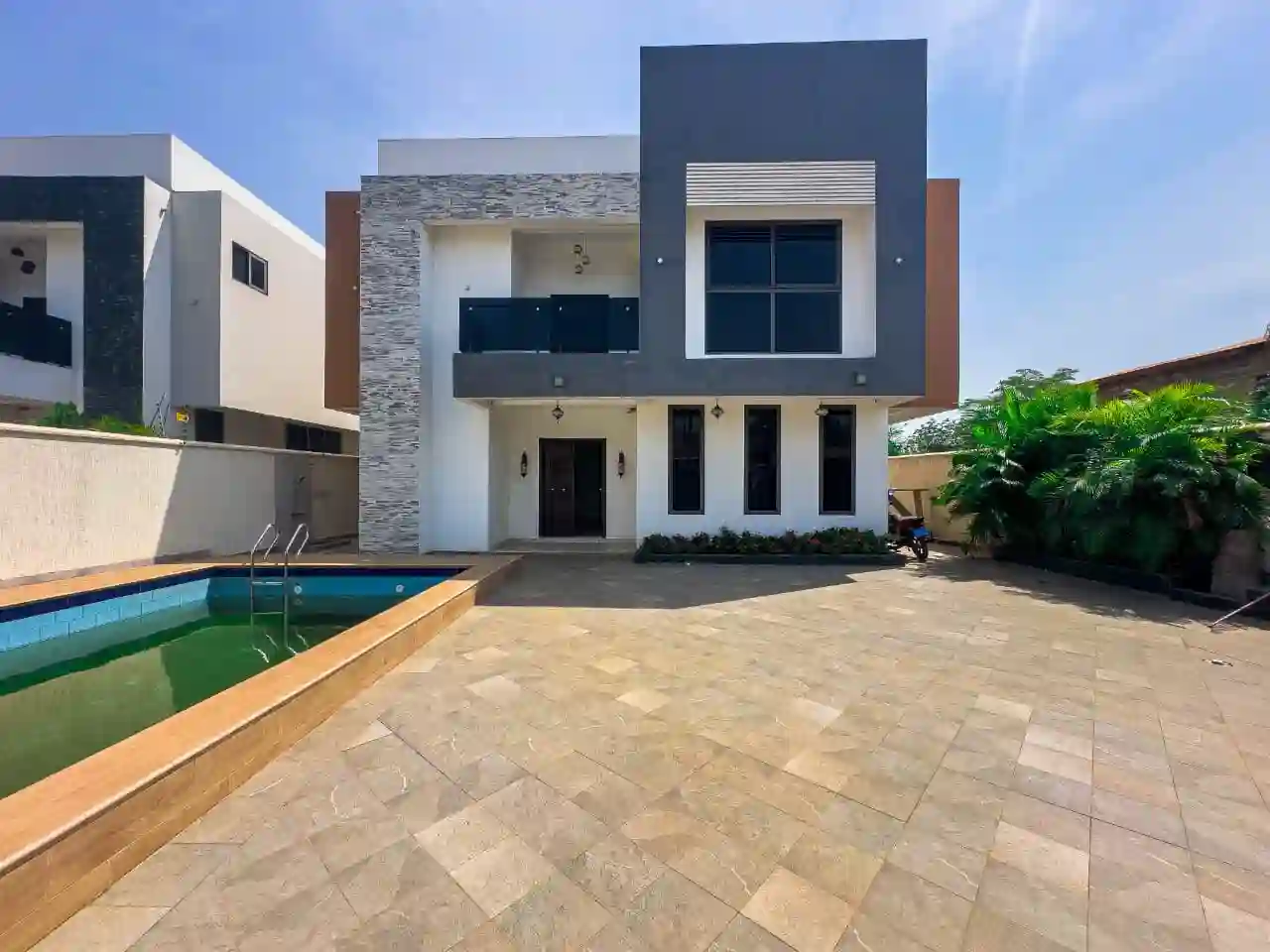 4 bedroom house for sale nmai dzorn