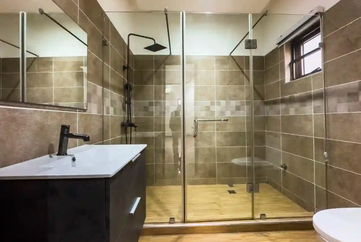 4 bedroom house for sale lakeside estate