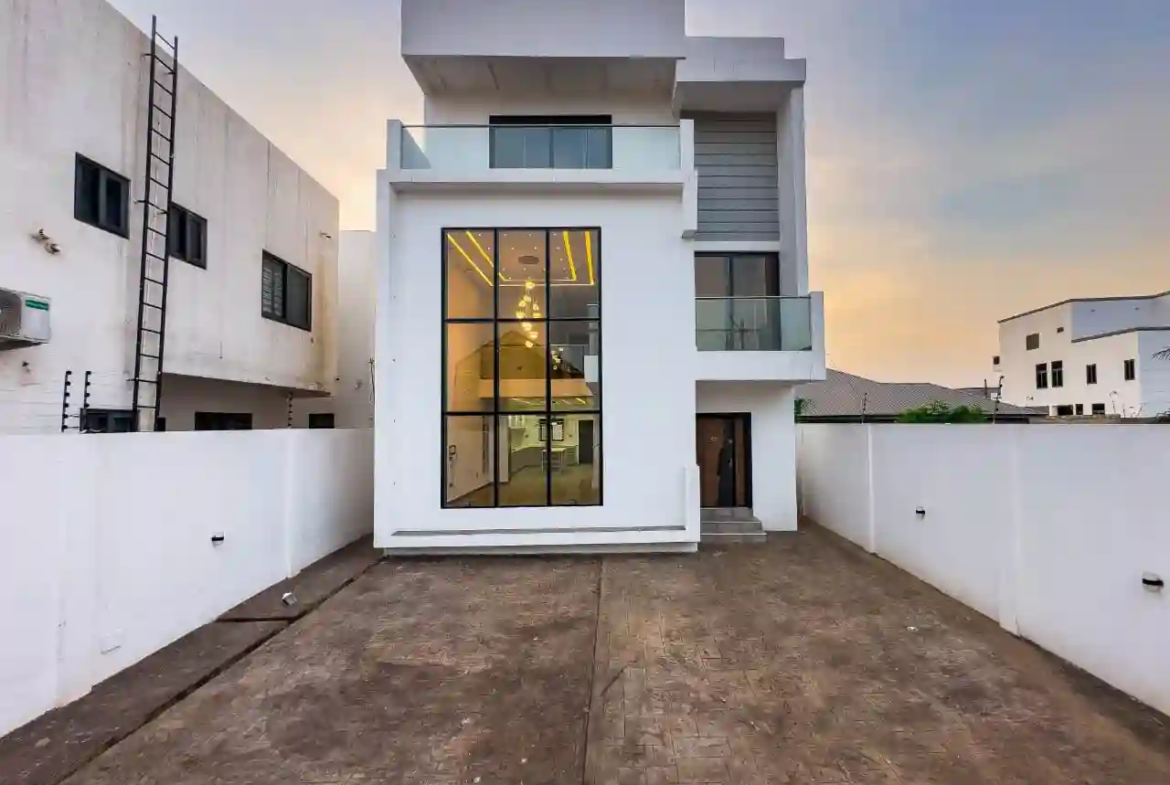 4 bedroom house for sale lakeside estate