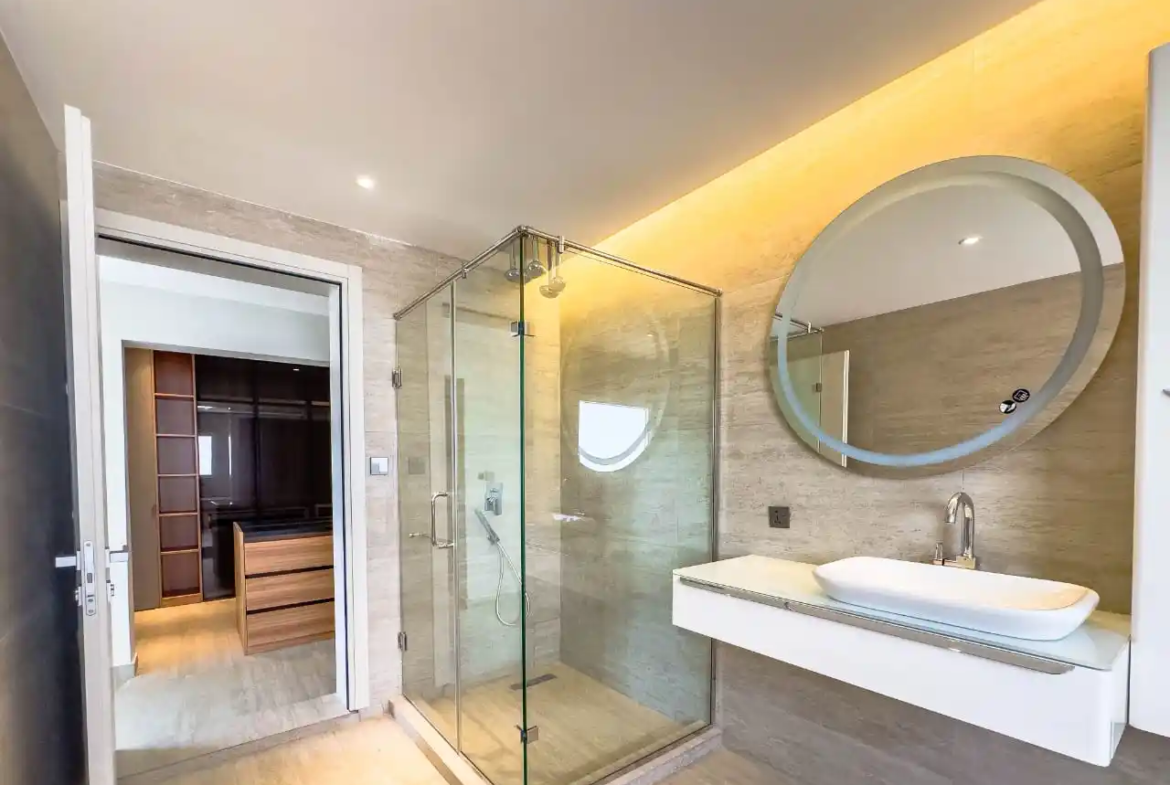 5 bedroom house for sale in East Legon