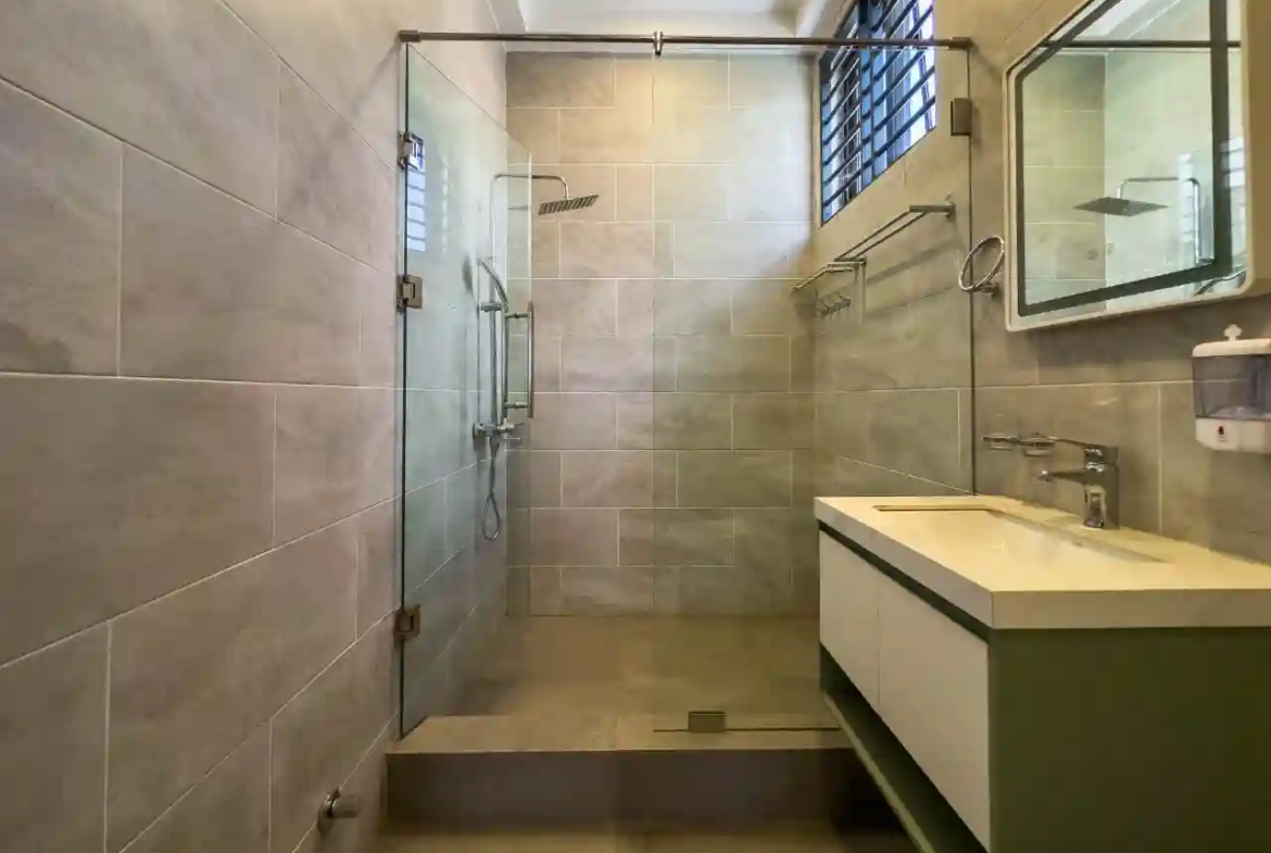 4 bedroom house for sale nmai dzorn